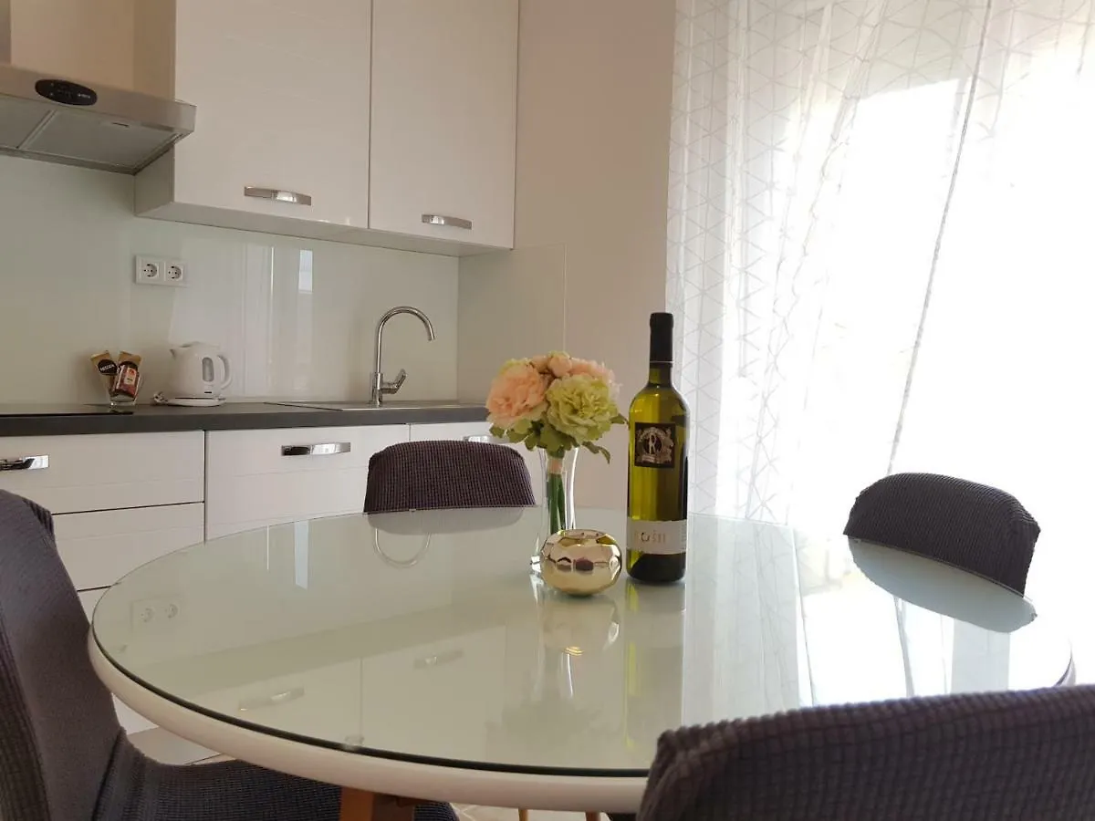 Three Roses Apartment Split