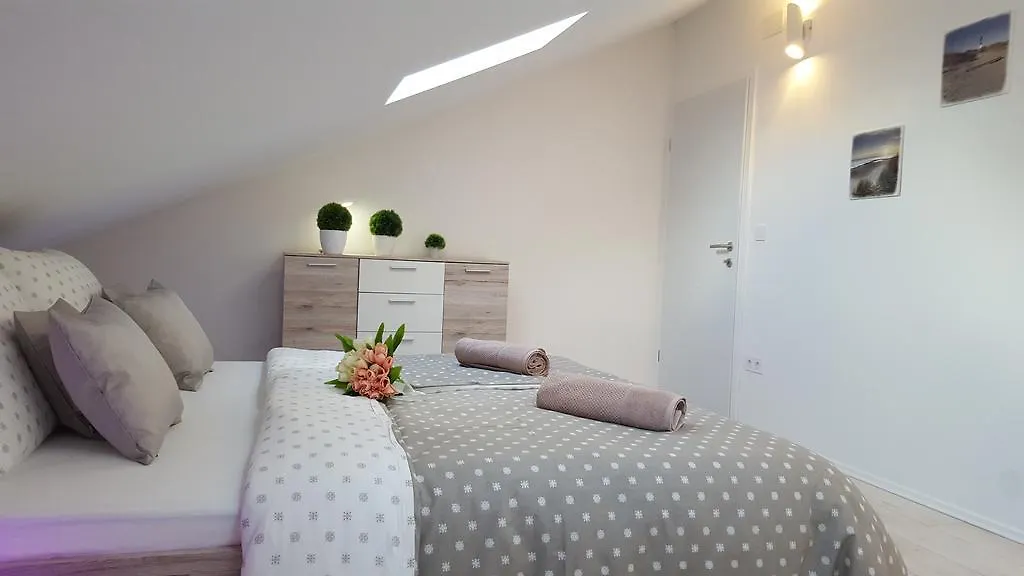 Three Roses Apartment Split