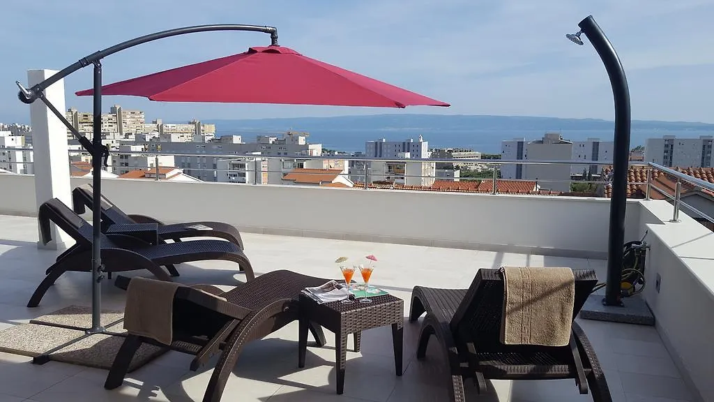 Three Roses Apartment Split